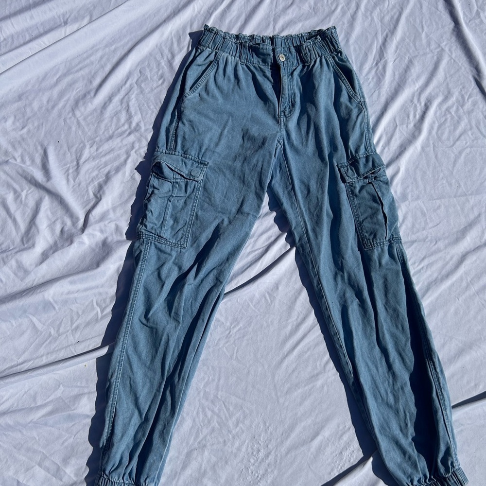 American Eagle Outfitters Light Blue Cargo Joggers size 0
